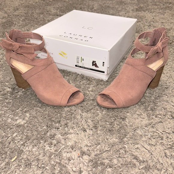 LC Lauren Conrad Shoes - Lauren Conrad “Java” Sandals